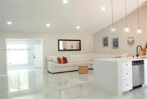 2400 SW 19th Avenue Boynton Beach FL 33426