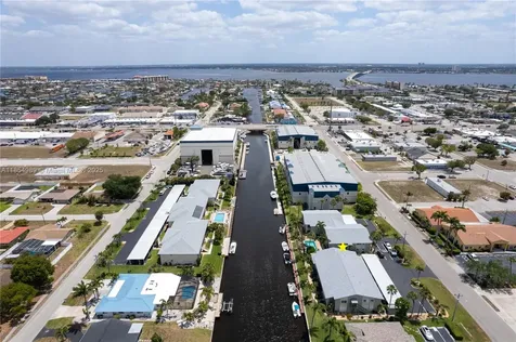 1409 SE 46th Lane Other City - In The State Of Florida FL 33904