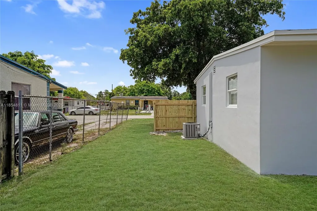 1220 NW 18th Avenue Fort Lauderdale FL 33311