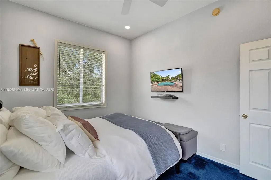 5724 NW 120th Avenue Coral Springs FL 33076