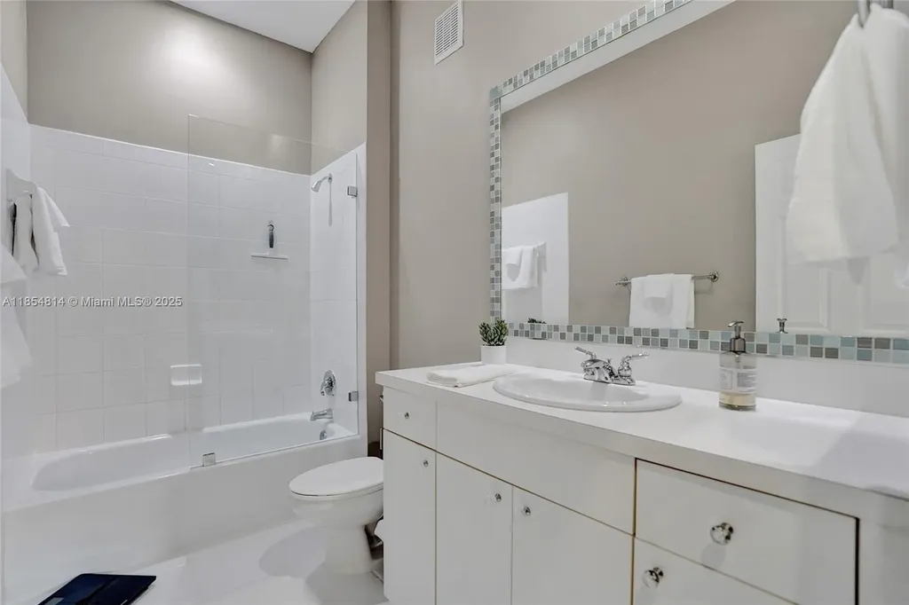 5724 NW 120th Avenue Coral Springs FL 33076