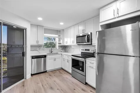 3524 Via Poinciana Lake Worth FL 33467