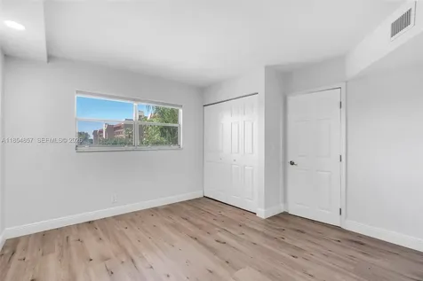 3524 Via Poinciana Lake Worth FL 33467