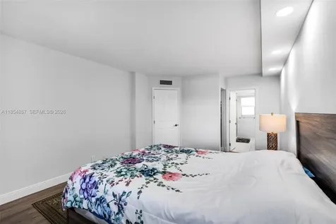 3524 Via Poinciana Lake Worth FL 33467