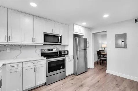 3524 Via Poinciana Lake Worth FL 33467
