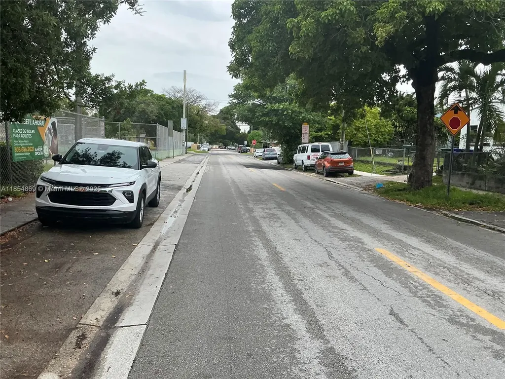 1855 NW 32nd Street Miami FL 33142