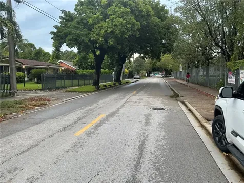 1855 NW 32nd Street Miami FL 33142