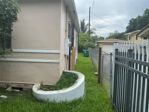 1855 NW 32nd Street Miami FL 33142