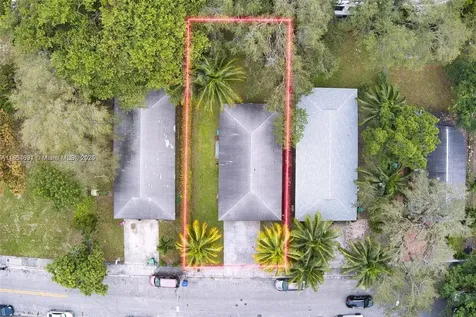 1157 NW 7th Court Miami FL 33136