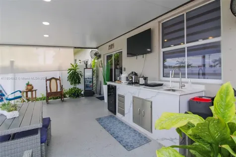 789 SE 16th Court Homestead FL 33034