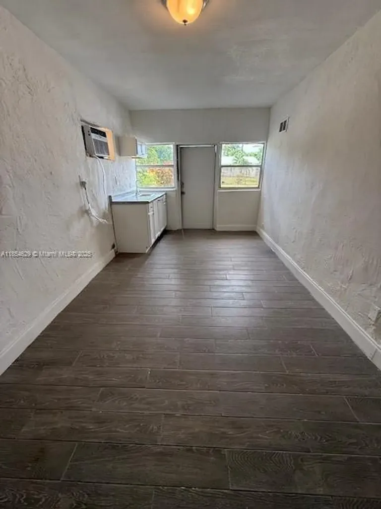 3025 NW 11th Street Fort Lauderdale FL 33311