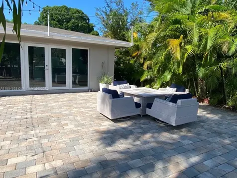 1350 NE 30th Street Oakland Park FL 33334
