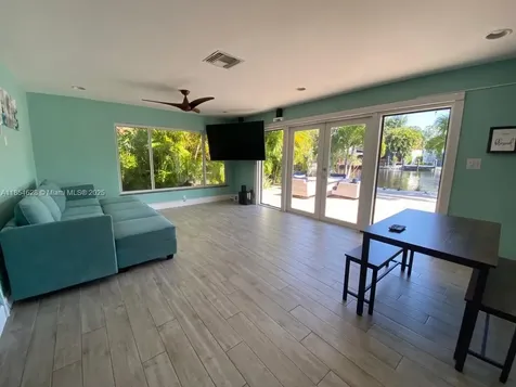 1350 NE 30th Street Oakland Park FL 33334