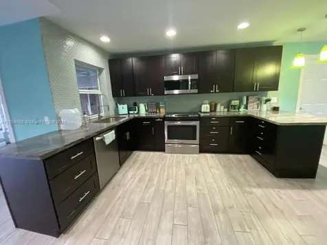 1350 NE 30th Street Oakland Park FL 33334