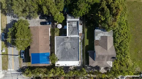 180 NW 59th Street Miami FL 33127