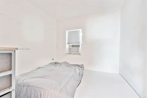 180 NW 59th Street Miami FL 33127