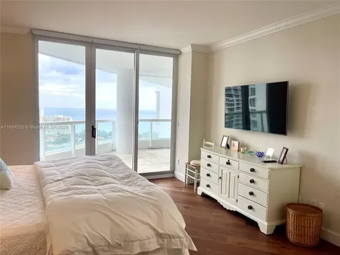 21050 Point Place Aventura FL 33180