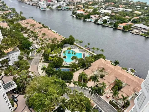 21050 Point Place Aventura FL 33180