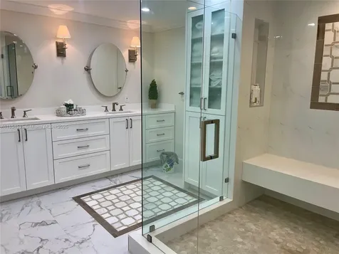21050 Point Place Aventura FL 33180