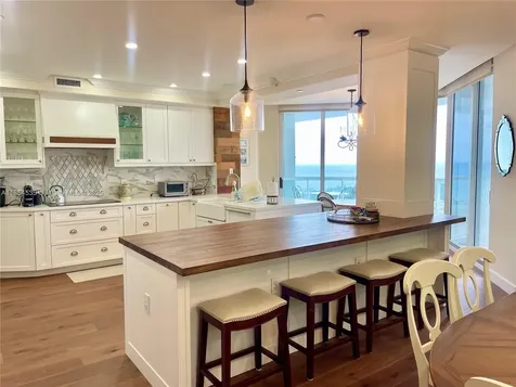 21050 Point Place Aventura FL 33180