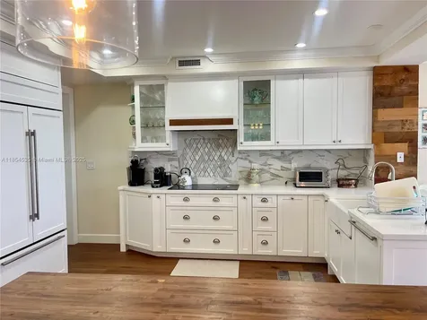 21050 Point Place Aventura FL 33180