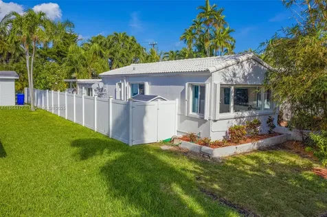 955 Van Buren Street Hollywood FL 33019