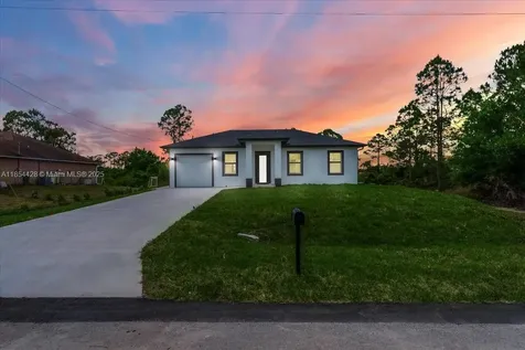1262 Bowles Avenue Lehigh Acres FL 33913