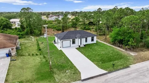 1262 Bowles Avenue Lehigh Acres FL 33913