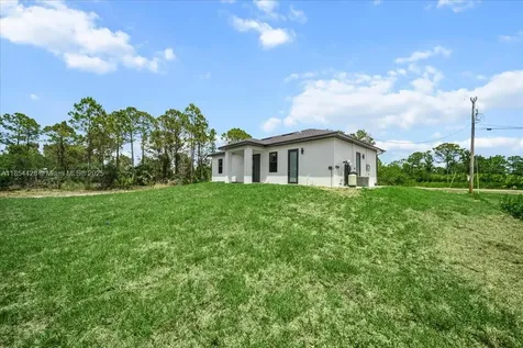 1262 Bowles Avenue Lehigh Acres FL 33913