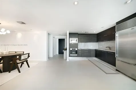 900 Biscayne Boulevard Miami FL 33132
