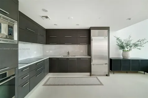 900 Biscayne Boulevard Miami FL 33132