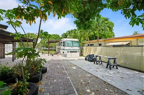 4301 NW 45th Avenue Lauderdale Lakes FL 33319