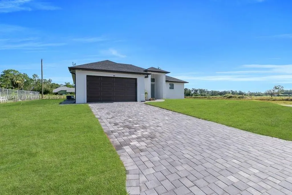 4507 E 9th Street Lehigh Acres FL 33972