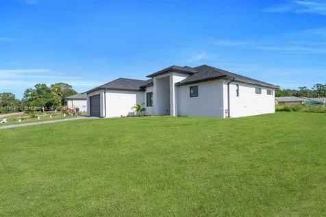 4507 E 9th Street Lehigh Acres FL 33972