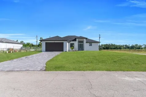 4507 E 9th Street Lehigh Acres FL 33972