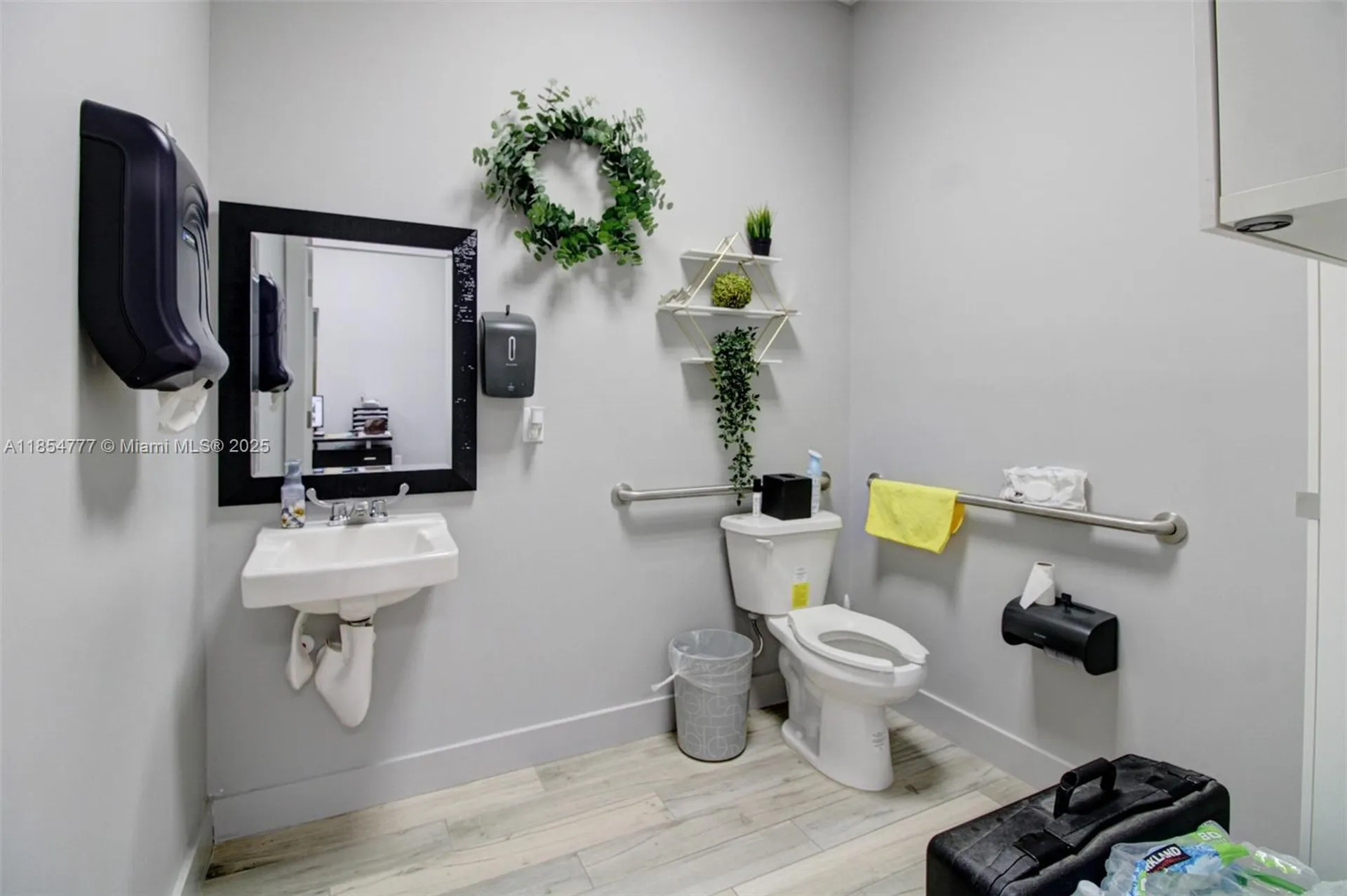 500 S Dixie Highway Hollywood FL 33020