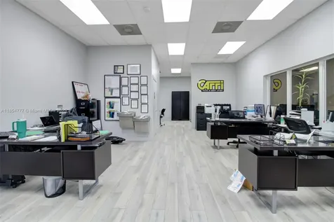 500 S Dixie Highway Hollywood FL 33020