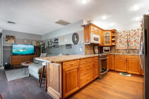4830 Richmond Mews Haverhill FL 33415