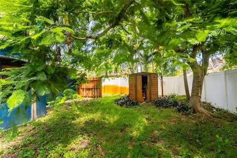 4830 Richmond Mews Haverhill FL 33415