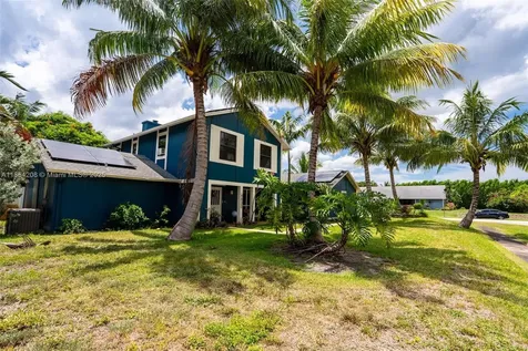 4830 Richmond Mews Haverhill FL 33415