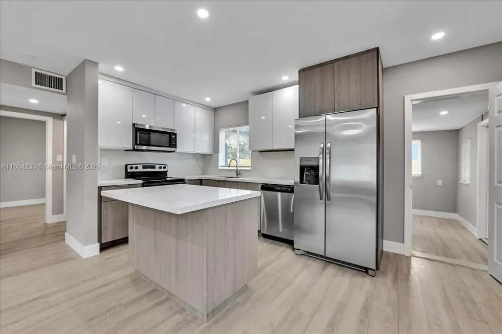 108 SE 23rd Street Fort Lauderdale FL 33316