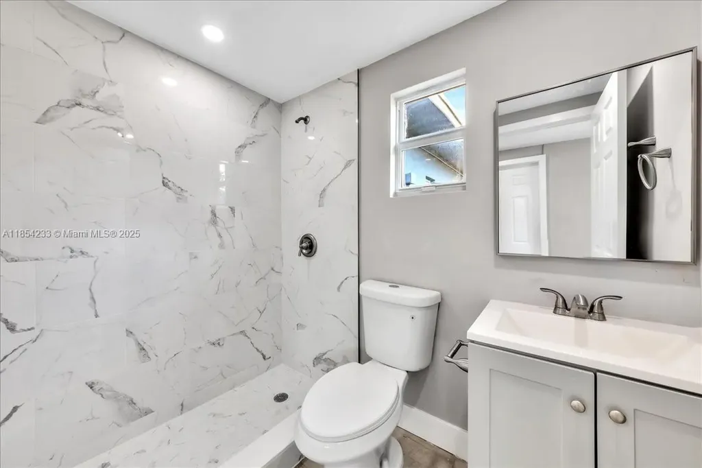 108 SE 23rd Street Fort Lauderdale FL 33316