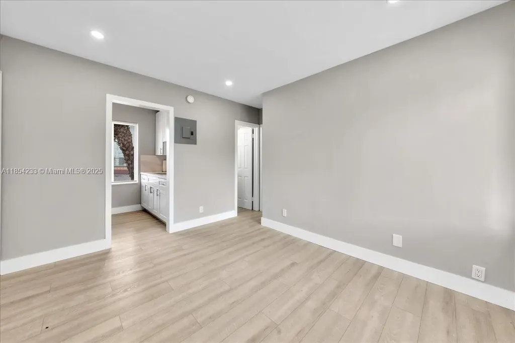 108 SE 23rd Street Fort Lauderdale FL 33316