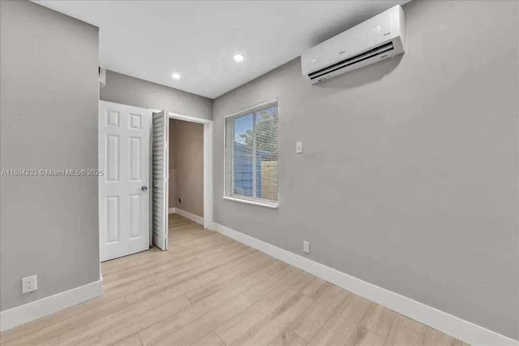 108 SE 23rd Street Fort Lauderdale FL 33316