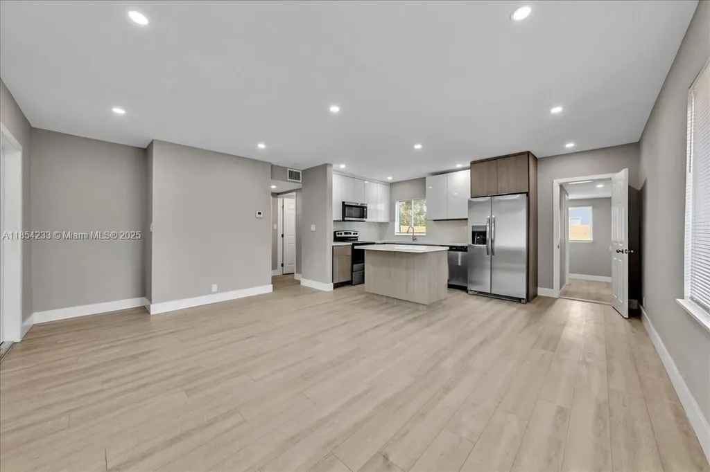 108 SE 23rd Street Fort Lauderdale FL 33316