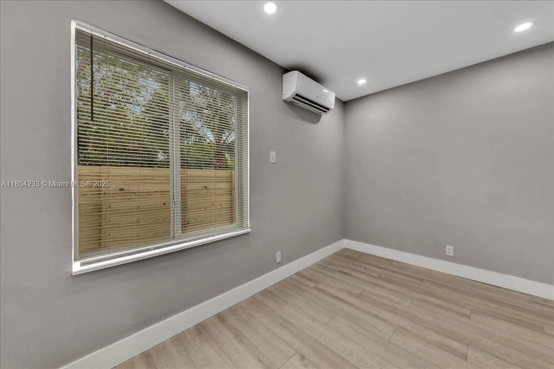 108 SE 23rd Street Fort Lauderdale FL 33316