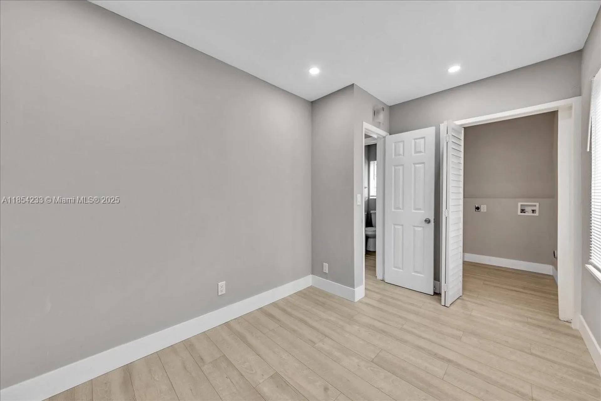 108 SE 23rd Street Fort Lauderdale FL 33316