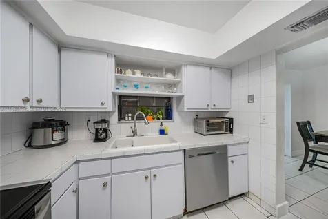 7605 W 6th Avenue Hialeah FL 33014