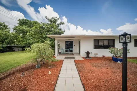 7605 W 6th Avenue Hialeah FL 33014