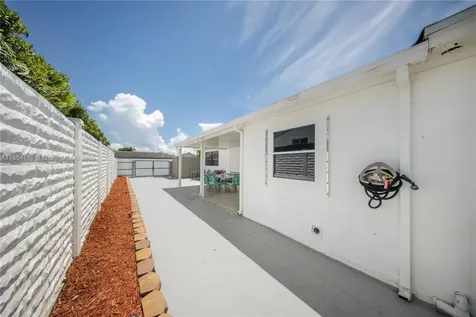 7605 W 6th Avenue Hialeah FL 33014